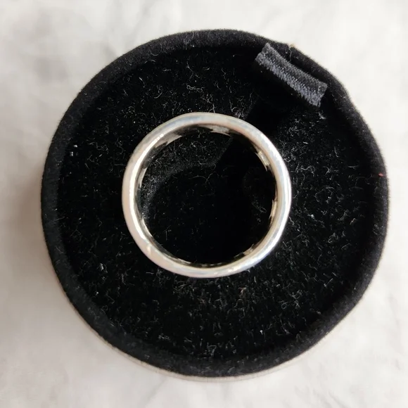 90s silver heart ring - Picture 2 of 8